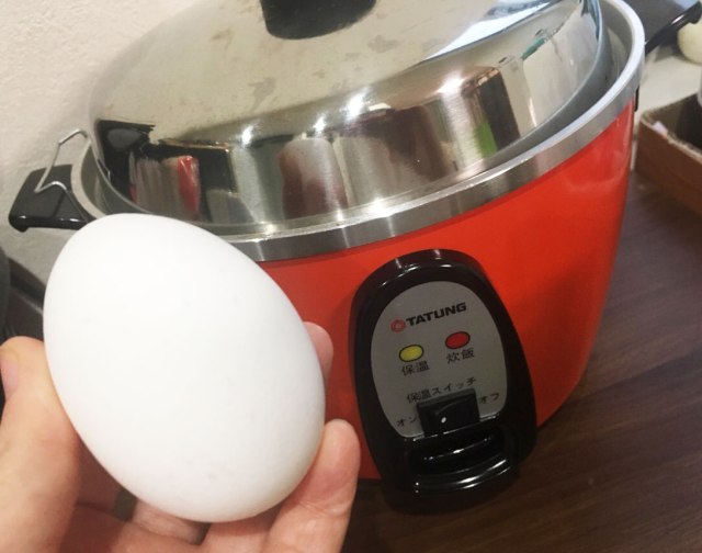 台湾の神家電『大同電気鍋』で作る「神ゆで卵」にチャレンジ！ 水不要、濡れキッチンペーパーだけで卵がゆであがるってマジかよ → 結果 / 大同電鍋記：第3回