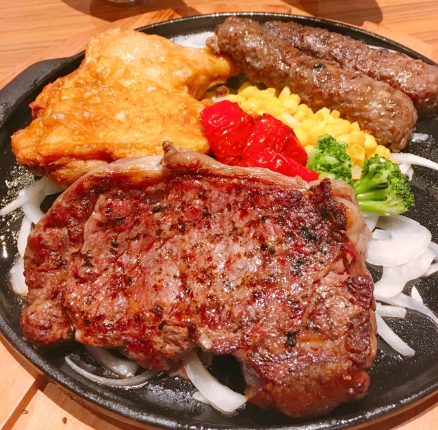 【ボリューミー】ステーキレストラン『ブロンコビリー』でトコトン肉を堪能できる「ハッピーコンボセット」を食べてみた！