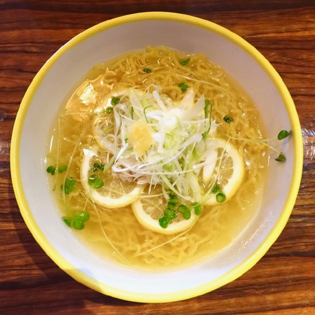 スープのコクとレモンの風味が絶妙！『塩レモンラーメン』が人気の店「麺屋 しん」に行ってきた / 北海道ラーメン探訪