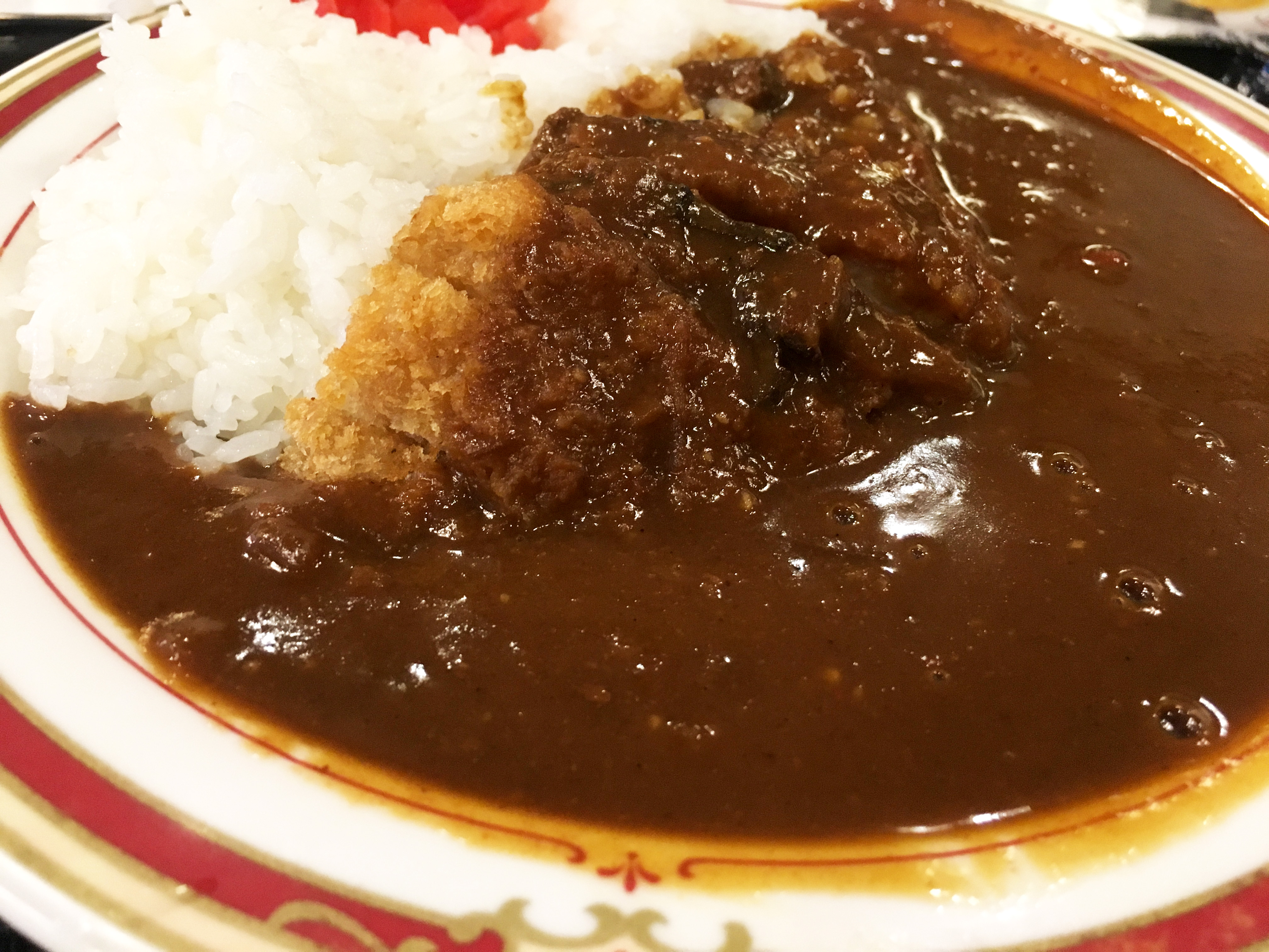 立ち食いそば屋だけど本格欧風カレーが激ウマ 赤坂見附 蓼科 の カツカレー が舌鼓でブラストビートを叩けるレベル 立ちそば放浪記 第110回 ロケットニュース24