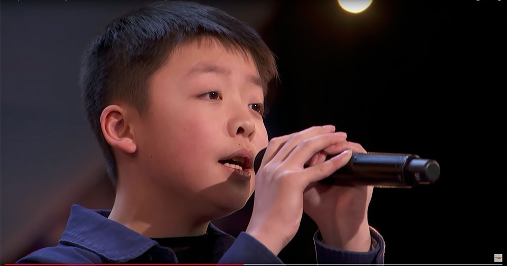 天使の歌声 13歳の少年が歌い上げる You Raise Me Up に全米が震えた 美しすぎる歌声に会場はうっとり ロケットニュース24