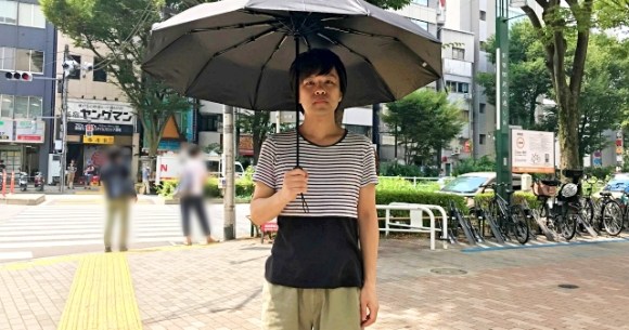 検証 ぶっちゃけ日傘って涼しいの 話題の 日傘男子 になって確かめてみたら 驚きの結果に ロケットニュース24