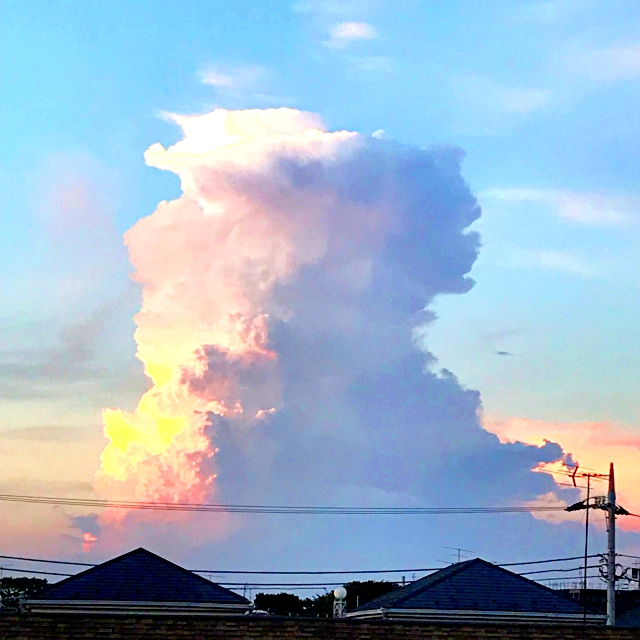 見たかね 昨日関東に ラピュタ のような巨大積乱雲が発生し話題に 目撃者 あれは完全に竜の巣だった ロケットニュース24
