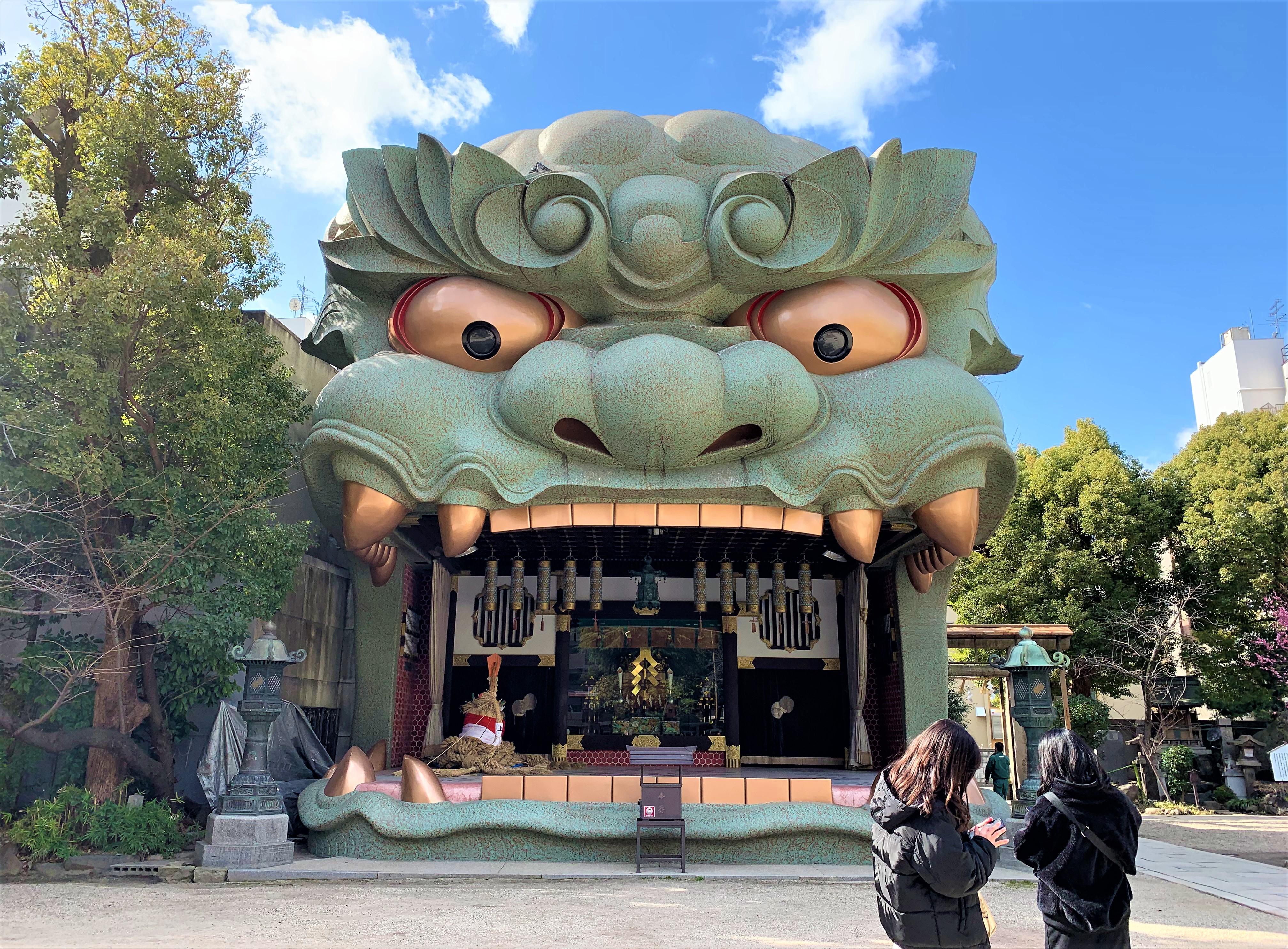 大阪観光 巨大な獅子がお出迎え 難波八阪神社 は意外と穴場なスポットやで ロケットニュース24