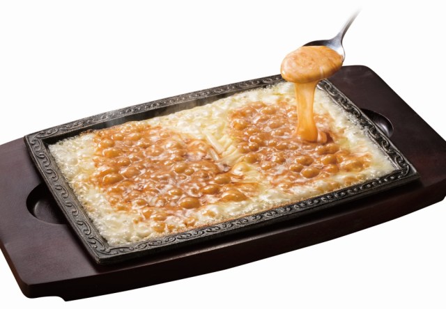 【マニア歓喜】ステーキガスト、鉄板にチーズだけが詰まった謎の商品を発売してしまう！ もはや風呂!!