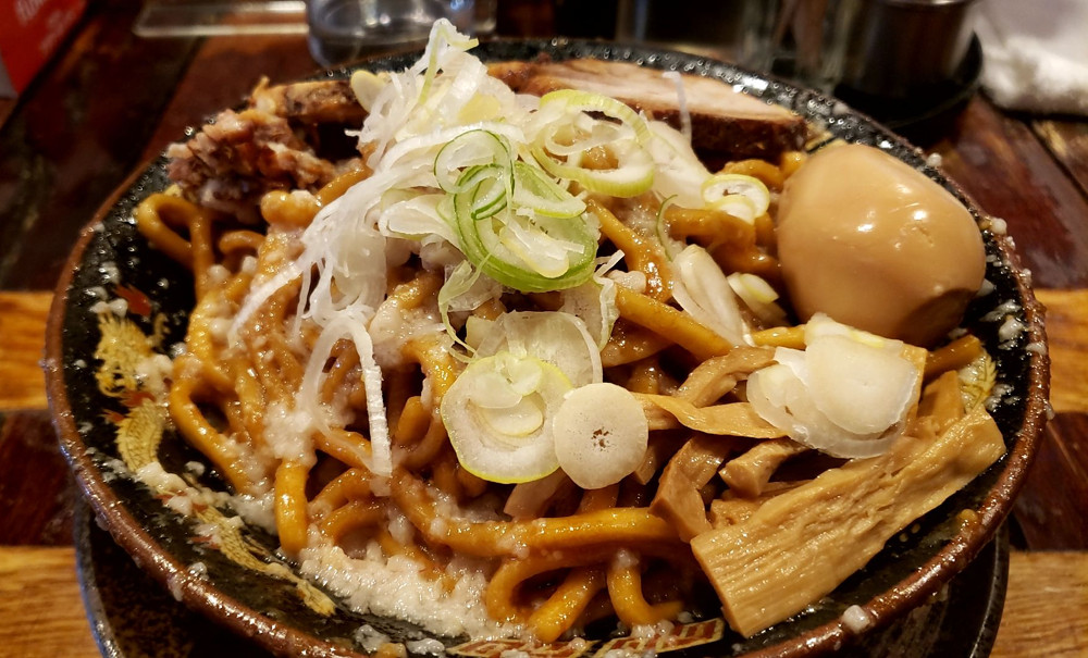 究極の油そば 爆盛油脂麺 が最高にジャンキーすぎて元の身体に戻れなくなった 東京 五反田 平太周 味庵 ロケットニュース24