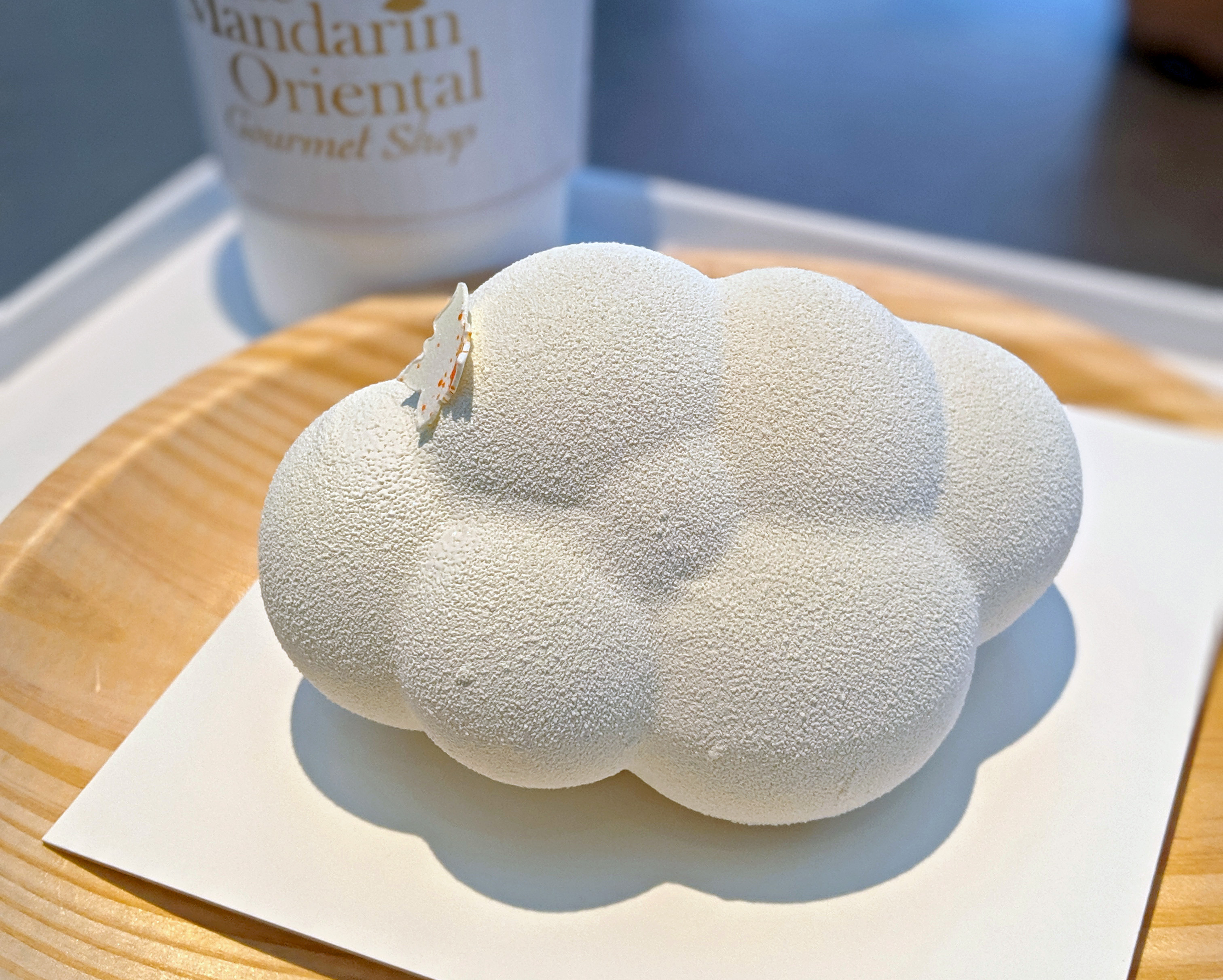 これがスイーツだって マンダリン オリエンタル東京のグルメショップで売ってる Kumo のケーキが雲すぎるッ ロケットニュース24