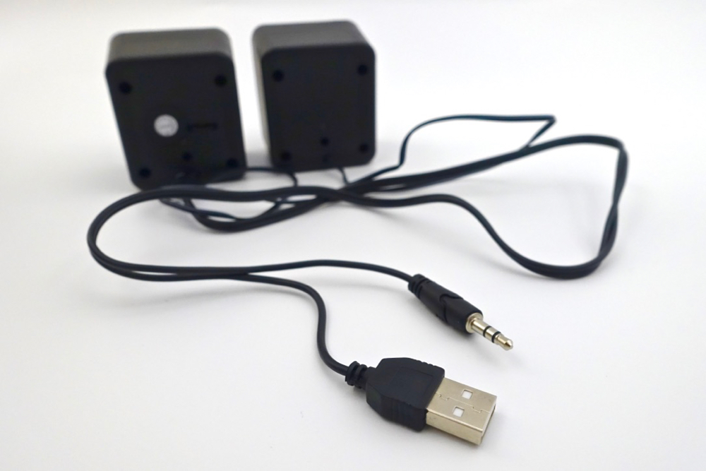 ダイソーで売ってる「USB ミニスピーカー」の実力を試してみた