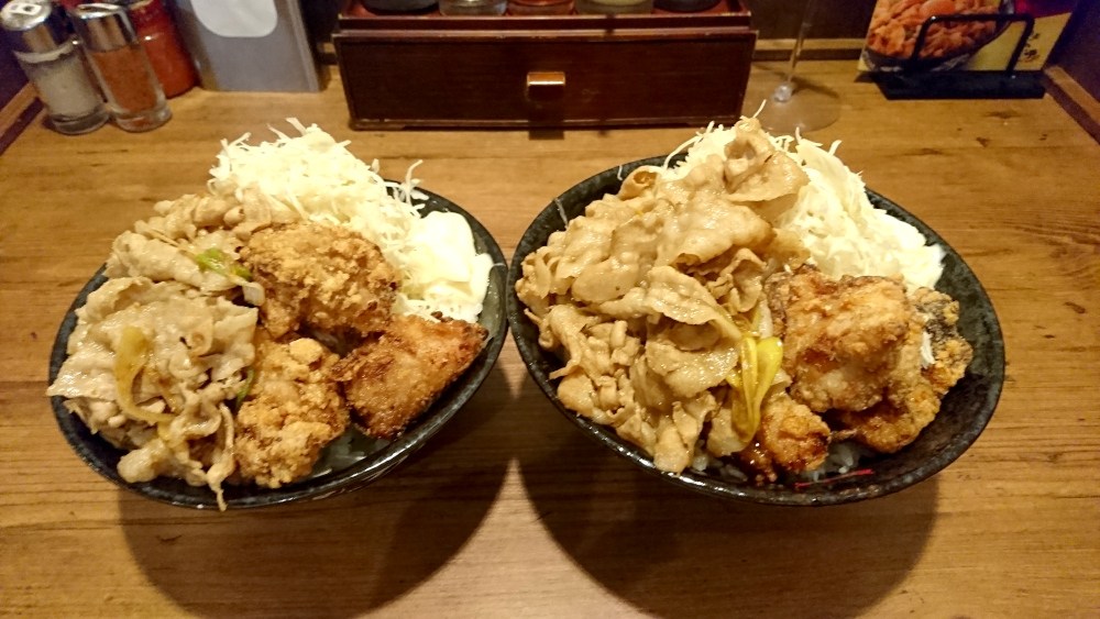 【伝説のすた丼屋】2大人気メニューが合体! 期間限定「豪快唐揚げ合盛りすた丼」が爆発的ボリュームで抜群のウマさ | ロケットニュース24