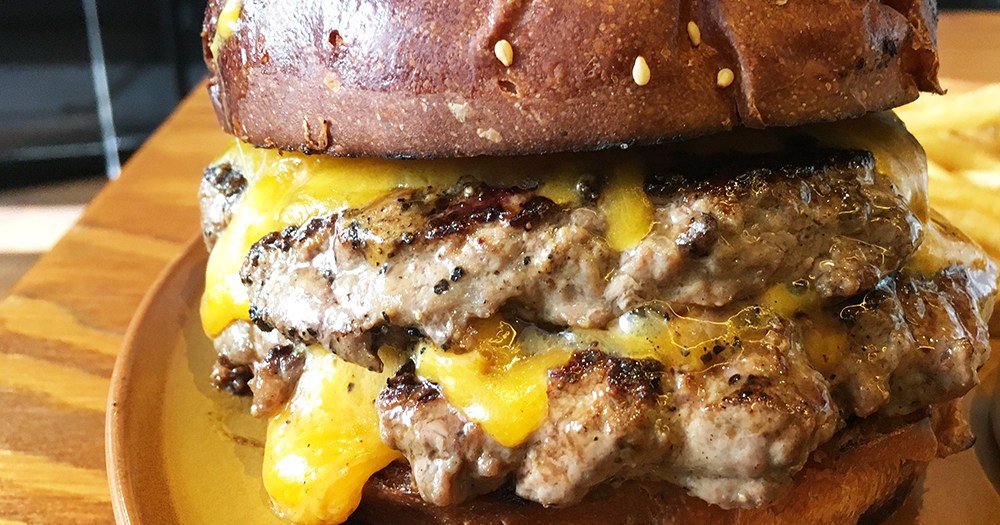 トランプ大統領の 特注ハンバーガー を食べてみた 肉盛り盛りすぎてゴルフ前に食べたらドラコン余裕なレベル 麹町 The Burger Shop ロケットニュース24