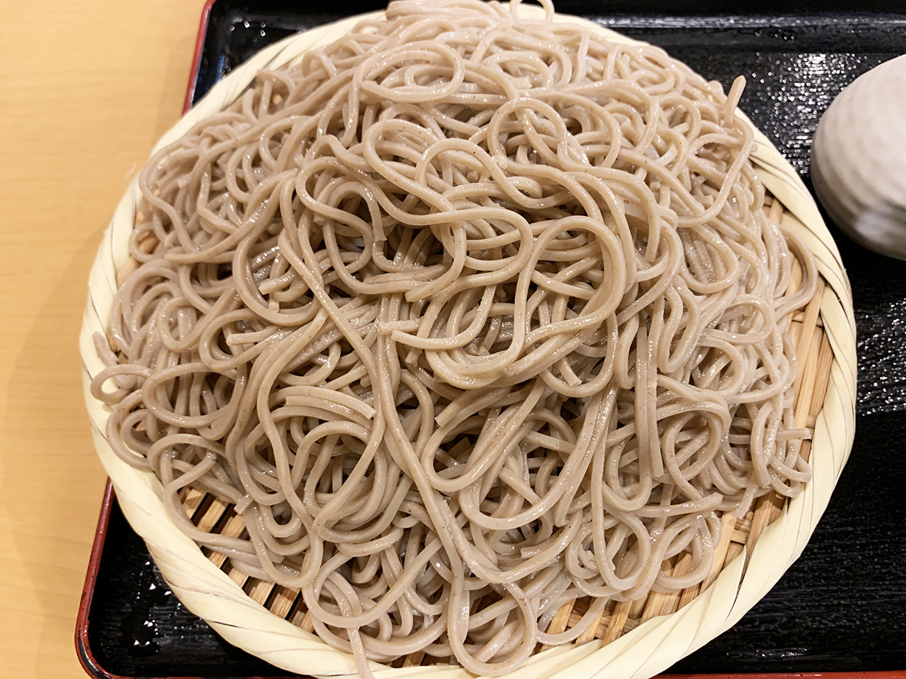 爆盛り 十割そばはもういらん ってなる秋葉原 そば処 つつみ の もういらん盛り が嫌というほどそばの山 立ち食いそば放浪記 第180回 ロケットニュース24