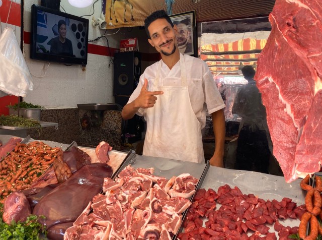 【異世界】モロッコの市場ってスゲェところだなァ…とりあえずランチにラクダ食べてみたぞ