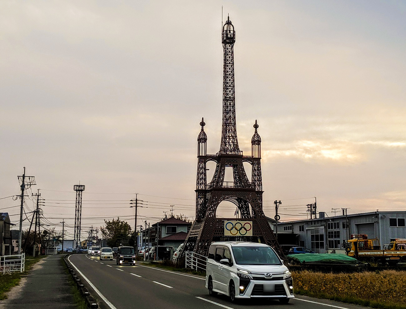 パリじゃない 佐賀のエッフェル塔は パリの幻の改造計画 を暇つぶしで実現させた激ヤバ芸術タワーだった ロケットニュース24