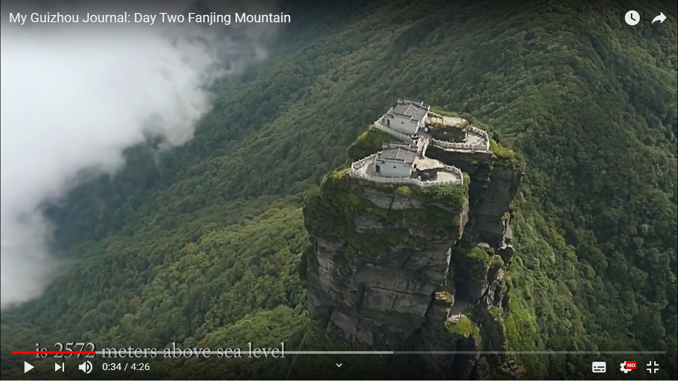 まるでドラクエ 雲を越え天を衝く岩山の天辺に寺院が 中国貴州省の梵浄山が伝説の武器とか眠ってそう ネットの声 再配達来なさそう ロケットニュース24