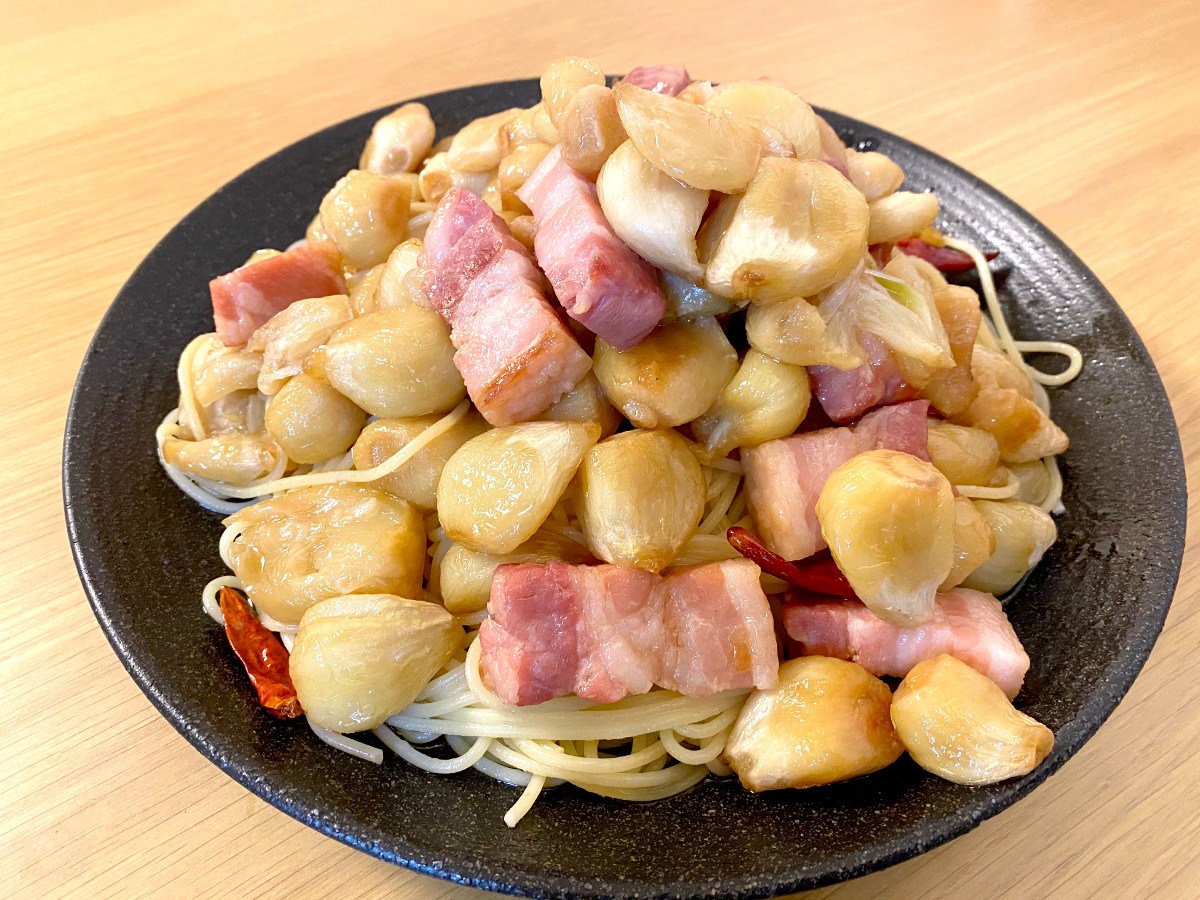 【祝】にんにく100個のペペロンチーノを作ってみた / 今日は4年に1度の「にんにくの日」 | ロケットニュース24