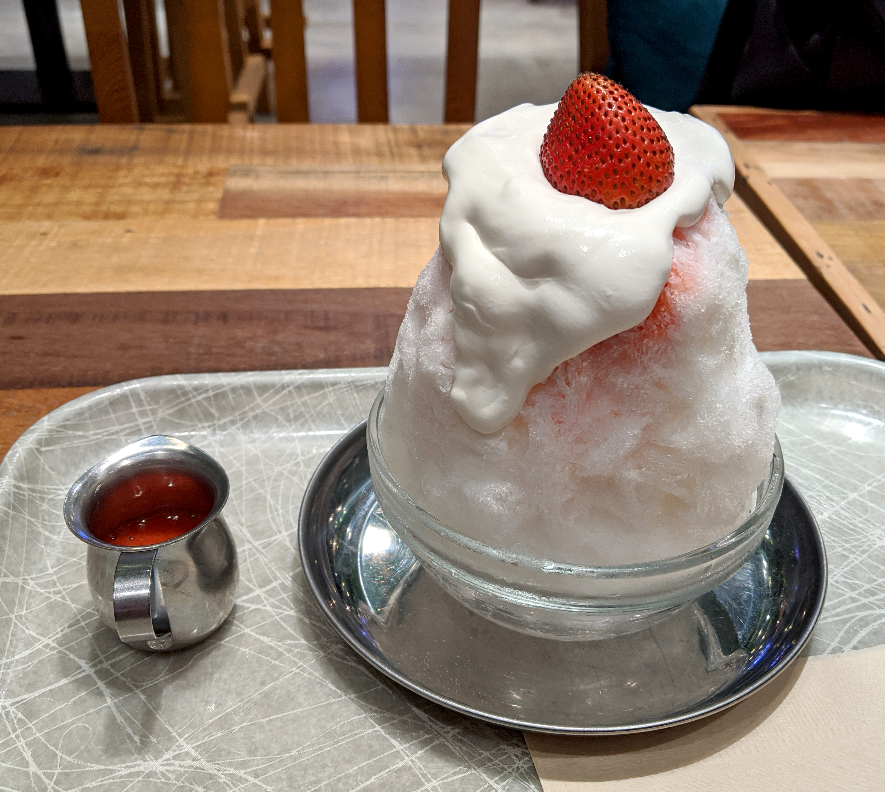 パティシエが作る ケーキのようなかき氷 を出すお店で ショートケーキのかき氷を食べてみた 東京 新宿 フローチェ ロケットニュース24