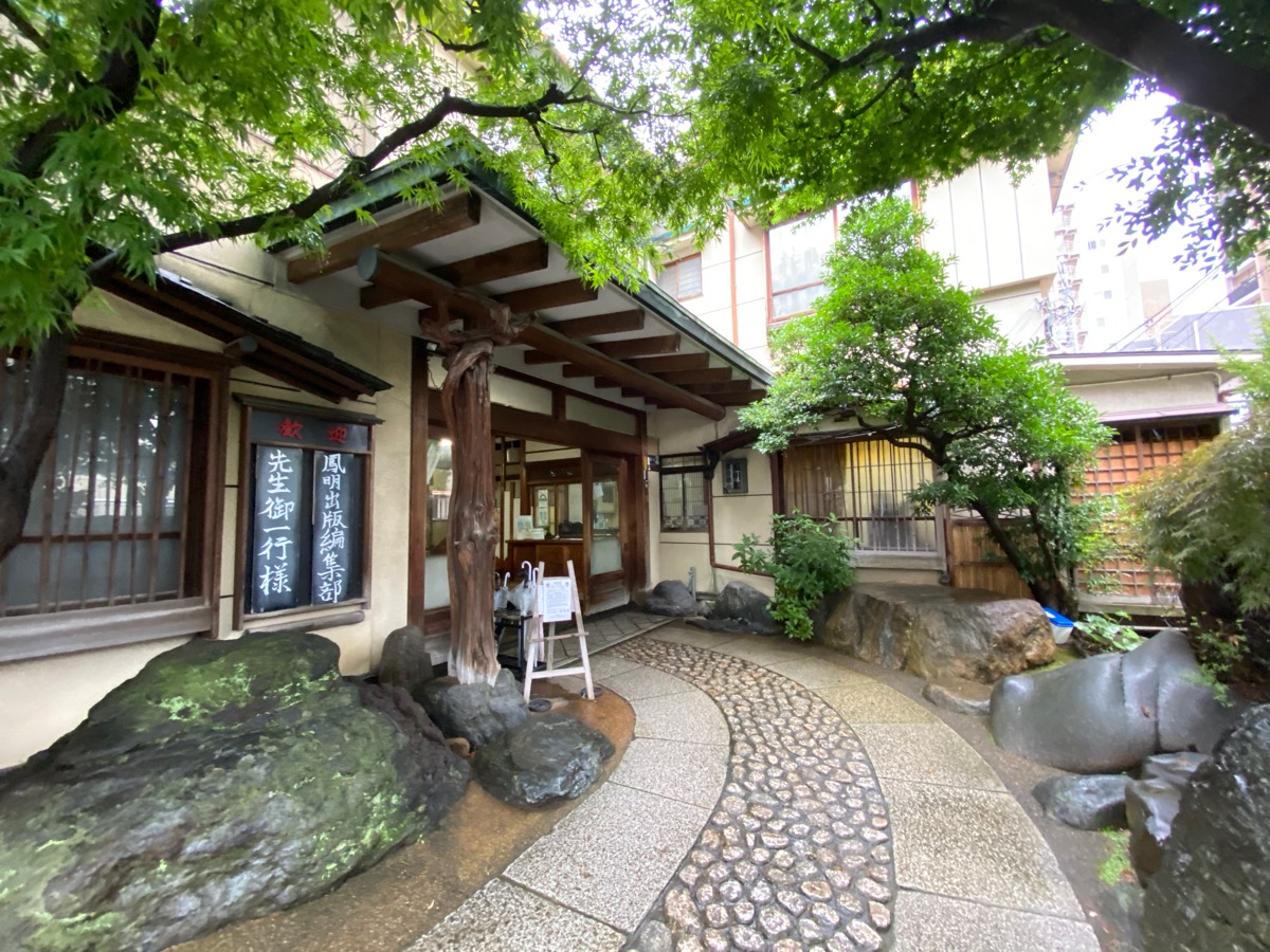 気分は文豪】本郷の老舗旅館『鳳明館森川別館』で「1泊2日の文豪缶詰