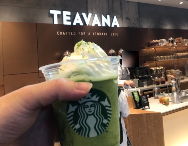 【ややこしい】紅茶が主役のスタバ新店舗が話題だけど…紅茶の国で「スタバ以上にメジャーなコーヒーチェーン」も日本に上陸しているよ！ 両方行ってみた