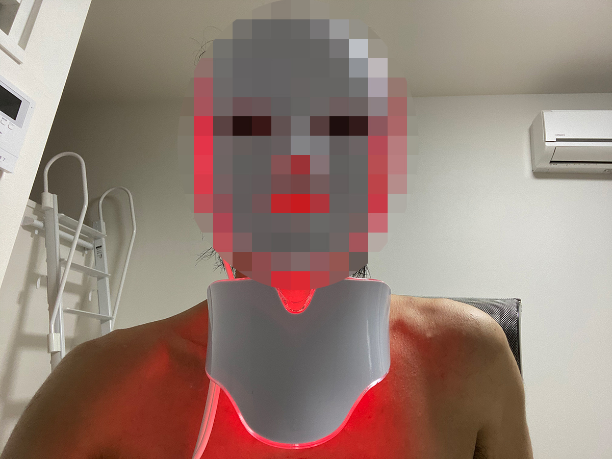 メンズ美容】ロボットの頭部にしか見えないLEDマスクを1週間かぶり続け