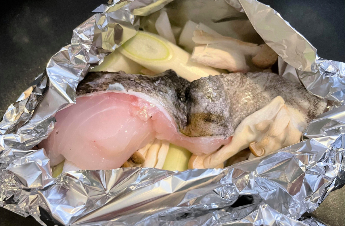 公式レシピ】フリーズドライの味噌汁を使えば「白身魚のホイル焼き」が