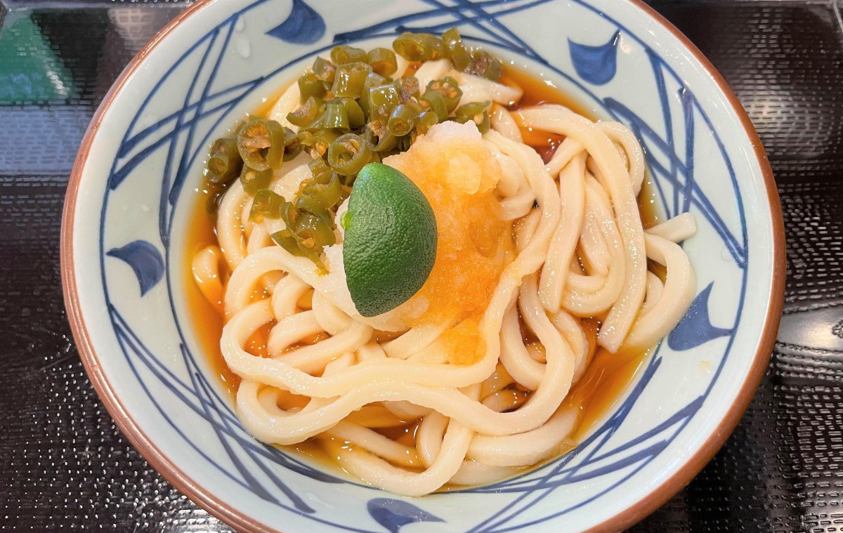 【丸亀製麺】青唐辛子がもっさり乗った「青唐おろし醤油」がクセになる美味しさ！ 舌がビリっとするが、そこが良い!! / 店舗限定 | ロケット ...