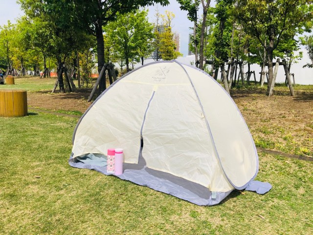 3COINSに売ってた税込1650円の「カーテン付きテント」は広くて快適だし設置するのも超簡単！ ただし…