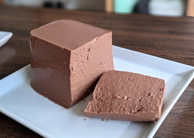 【超簡単】ヨーグルトとカルディの「チョコスプレッド」で作るレアチョコムースの作り方 / 混ぜて冷やすだけ！