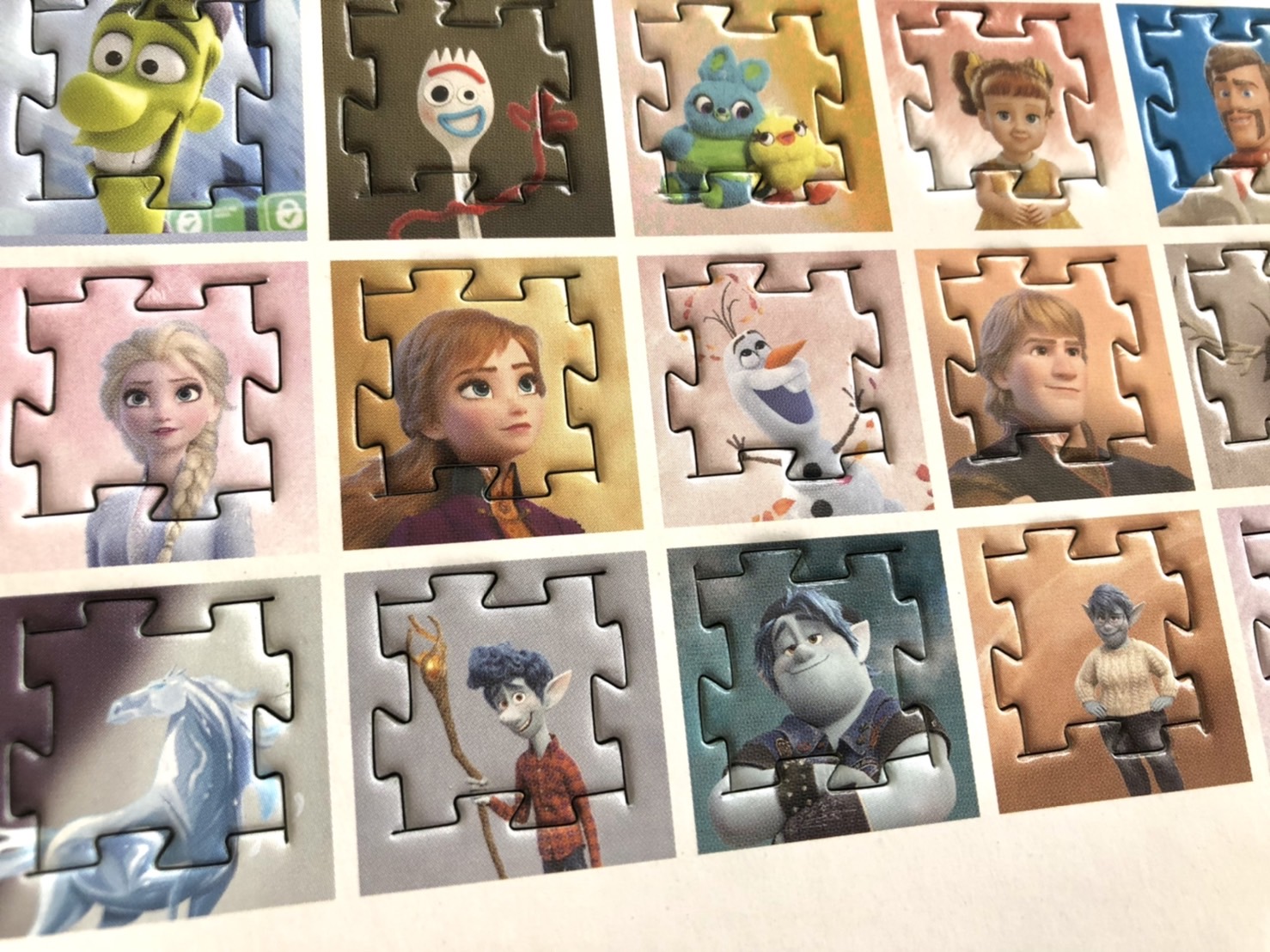 楽しいキャラクターが描かれた各種サイズのジグソーパズル7点まとめ売り。- 地球上の誰の顔でも作れる「ジガゾーパズル」は真っ白なキャラでも