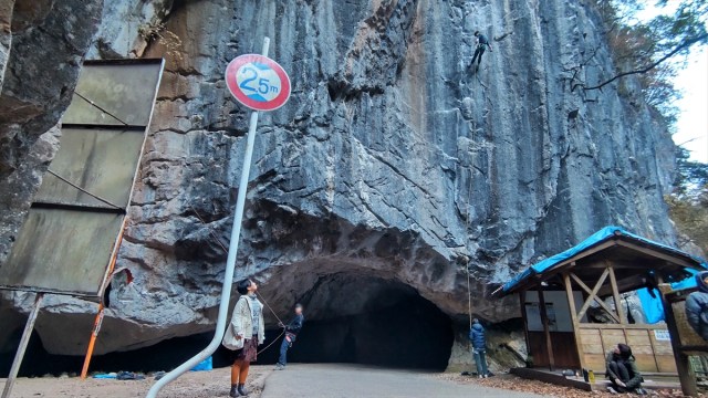 岡山県高梁市のギリギリ過ぎるトンネル「羽山第2隧道」は〇〇時代に建設！ もちろん大型車は通行不可!!