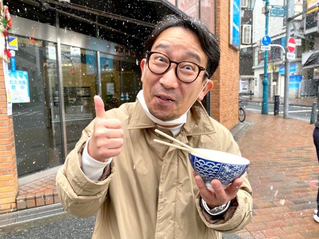 【急げ】今しか出来ない『雪茶漬け』が激ウマらしい！ 有識者「新宿の雪だとさらにウマい」