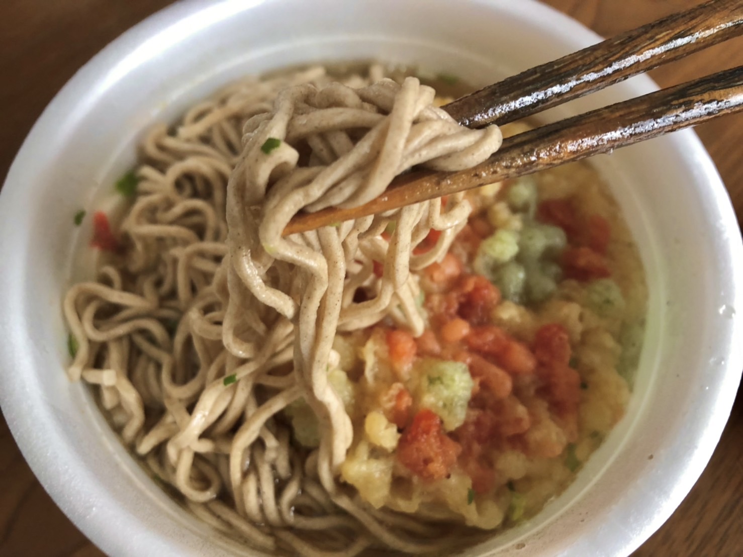 緑のたぬき】約10年ぶりにカップ麺を食べた人が驚いたこと3選