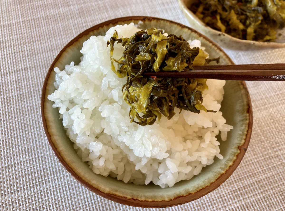 1000円ポッキリ】宮崎県産の「きざみ高菜漬 1キロ」は熱々ご飯にのせて