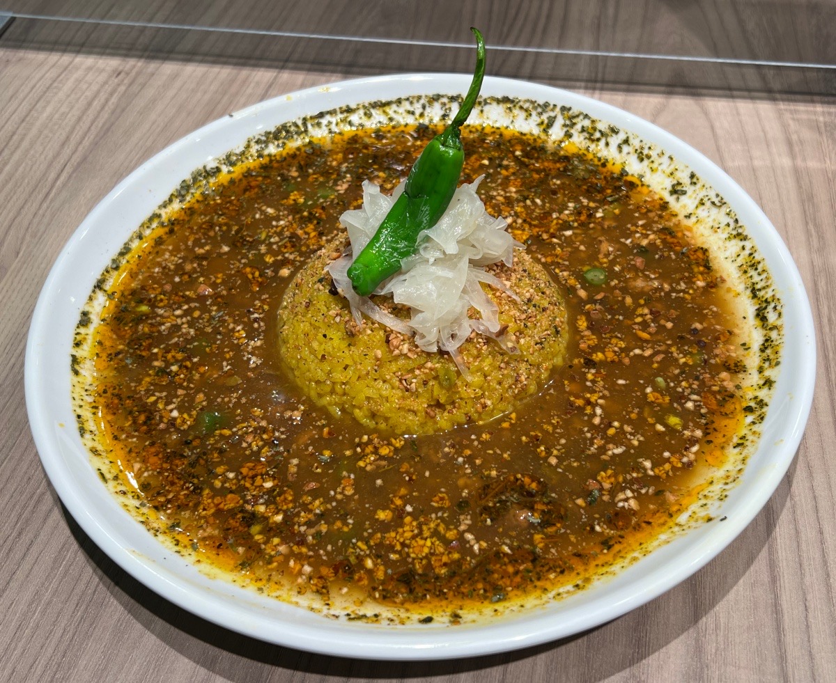 大人気】東京に初上陸した大阪の名店『コロンビア8』のキーマカレーを