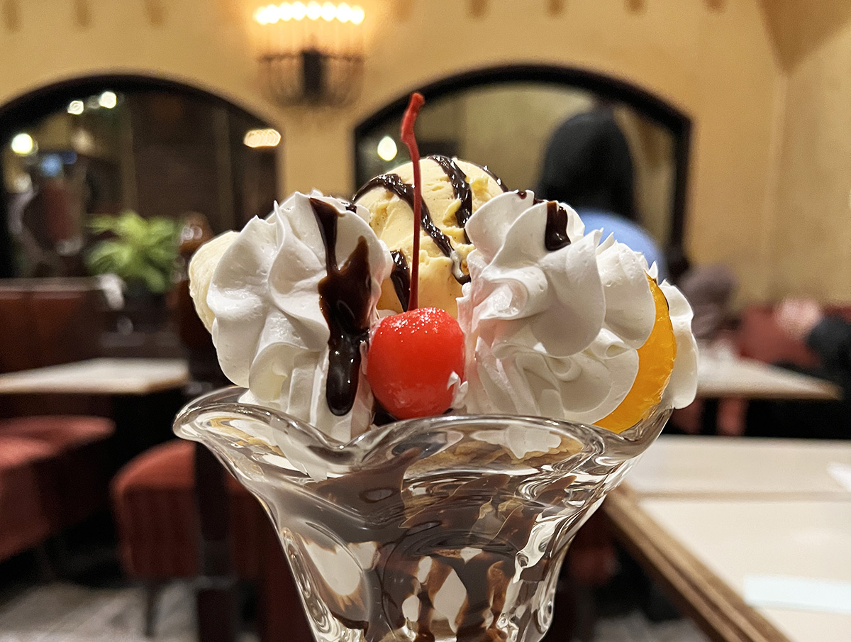 チョコレートパフェ探訪】第4回：新宿三丁目「名曲・珈琲 新宿らんぶる