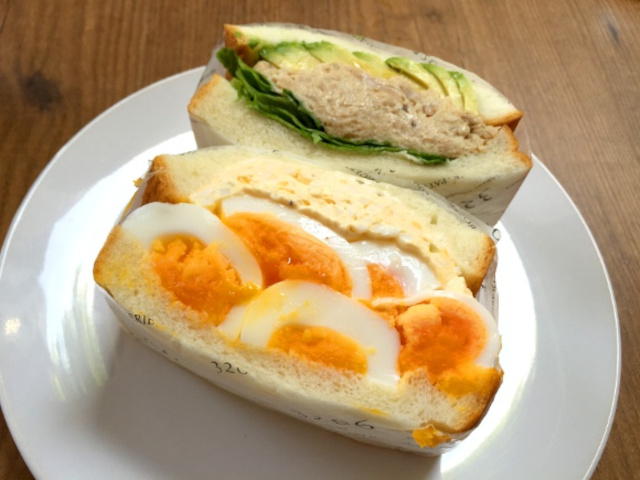 【ブチギレ】LINE調べで好きなパン1位に「サンドイッチ」が選ばれる → というかサンドイッチは反則やろ！ LINEに電話してみた結果…