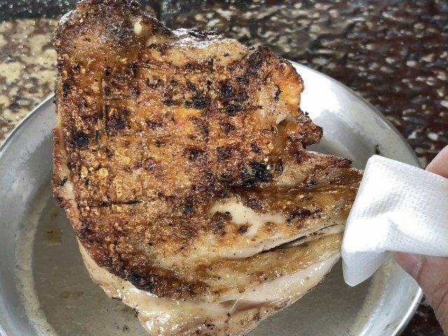 農地にこつぜんと登場する名店「東千歳バーベキュー」で人生最高の鶏を焼いた話