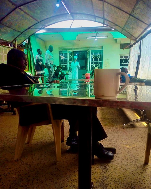 【健康ドリンク】ケニアにあるブッ飛んだ「ハーブ医学ドリンクセンター」に通う人の中には、健康以外の目的があった / カンバ通信：第175回