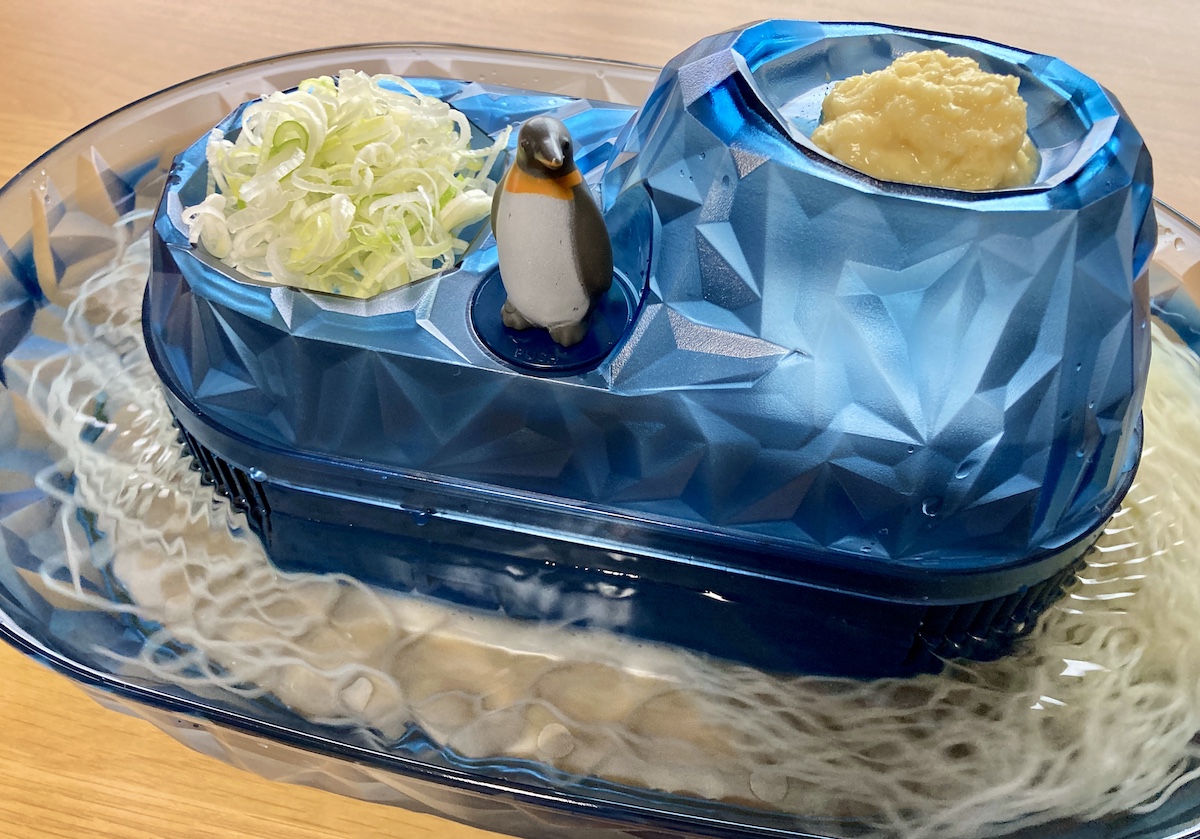 カインズで見つけた「ペンギンそうめん流し器（2480円）」は使いやすく