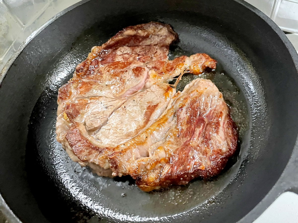 世界で一番お肉がおいしく焼ける” という「おもいのフライパン」でステーキを焼いてみた結果… | ロケットニュース24