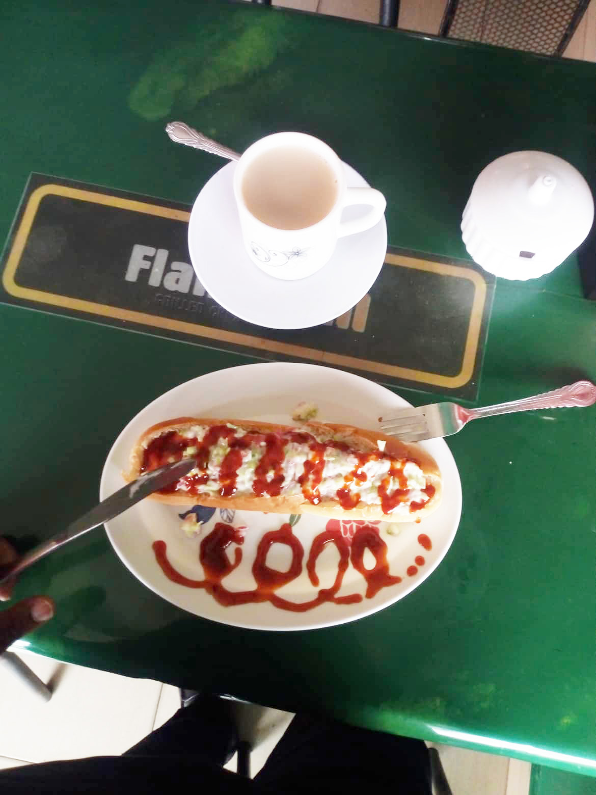 生まれて初めてホットドッグを食べたアフリカ人、感動のあまり「シェフを呼んでくれ」みたいなことをするの巻 / カンバ通信：第199回 ロケットニュース24