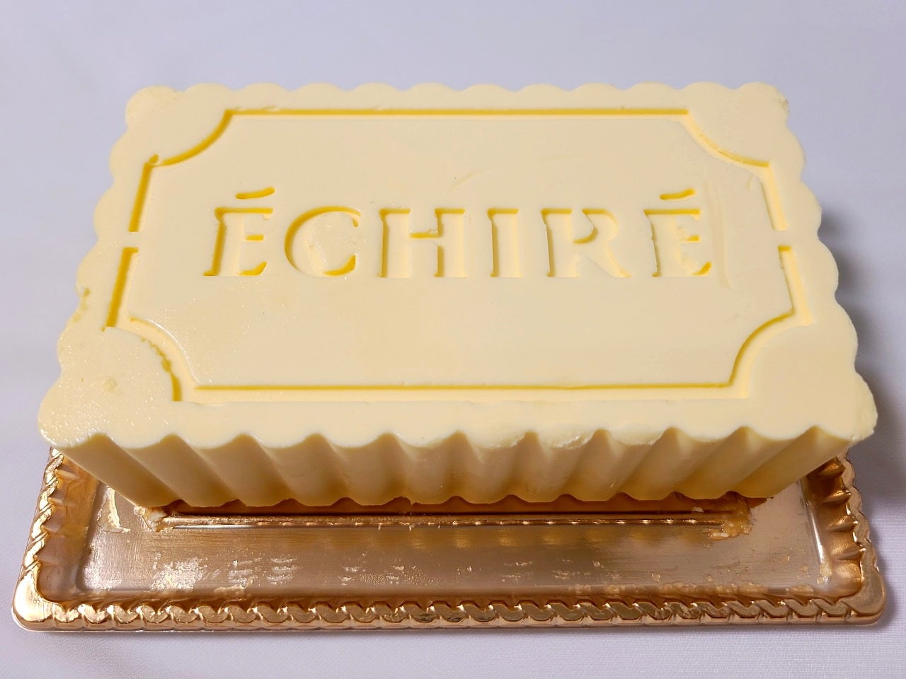 連日行列！エシレ ECHIRE ガトーエシレ 幻のバターケーキセット
