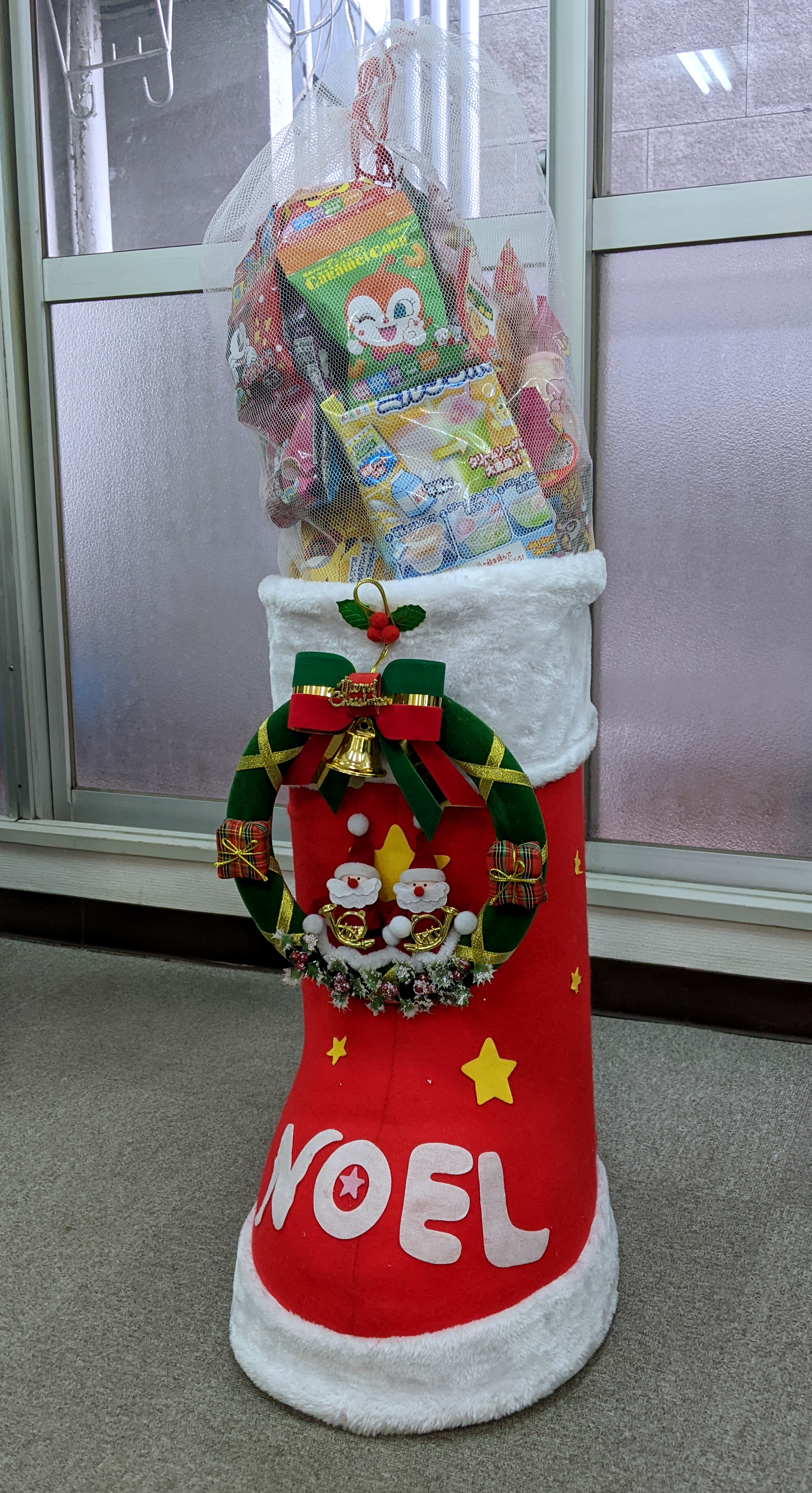 もうすぐX'mas】東京・赤羽のお菓子屋さんで買った「クリスマスブーツ