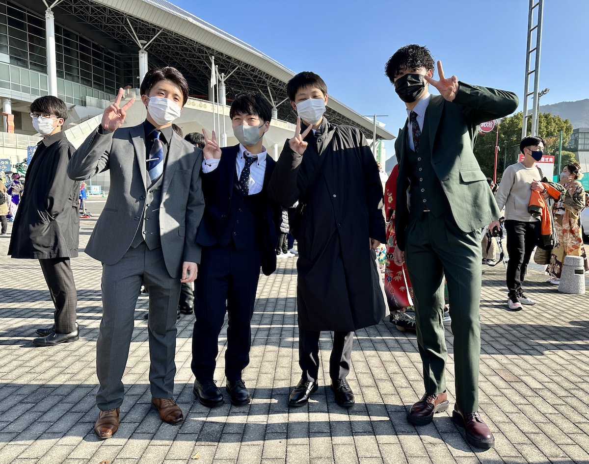 ド派手成人式】北九州はリーゼント軍団だけじゃない！爽やかな再会を