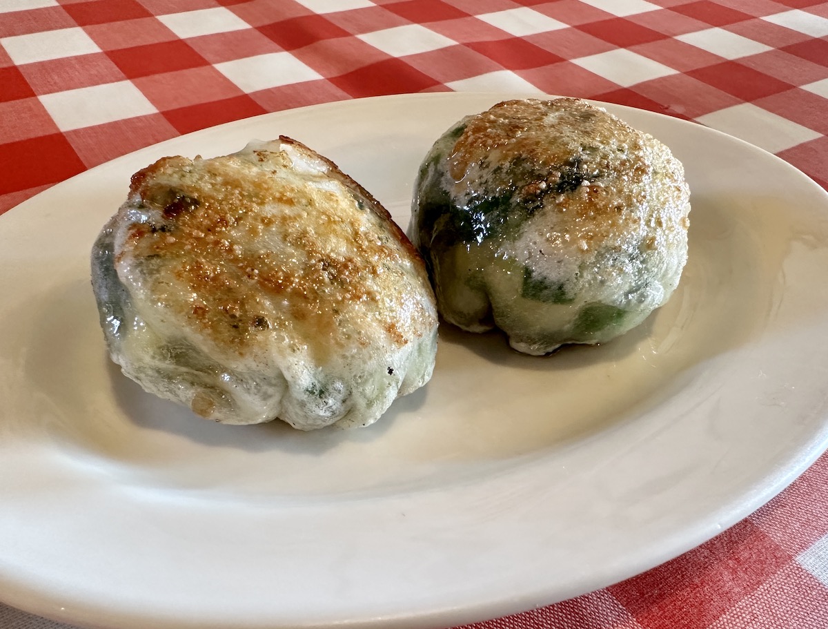 横田基地第2ゲートすぐの中華レストラン『韮菜万頭』は「にら