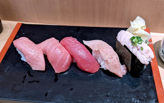 東京駅の穴場！ 食事に困ったら「立喰い寿司 ひなと丸」に行くといい / 魚河岸直営で味は間違いない