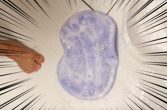 中国の「風呂の壁に貼り付けるブラシ」で約1年ぶりに背中を洗ってみたら…【SHEIN検証】第8回