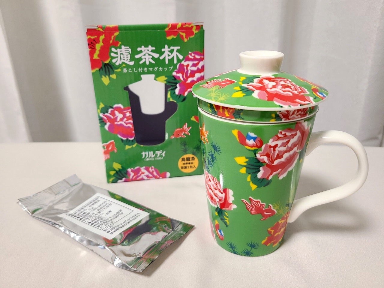 即発送可能】 カルディKALDI 台湾フェアー 茶こし蓋付きマグカップ&丼