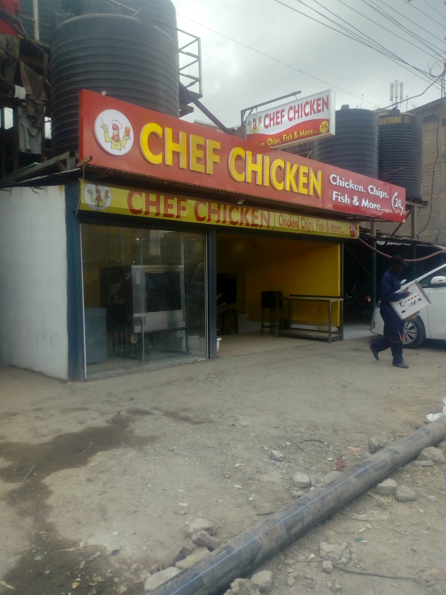 【ポテト通信】店名の由来を聞いて泣いた。さらにその後も、2度泣いた / ケニア・ナイロビ『シェフチキン（chef chicken）』 カンバ通信：第293回