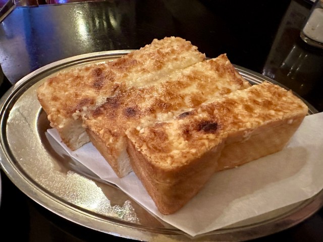 兵庫県姫路市のご当地朝食「アーモンドバター」が最高にうまい / 姫路最古の純喫茶『大陸』に行ってきた