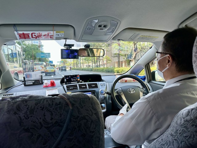 博多駅のタクシー運転手に「今1番オススメの店」とお願いしたらこうなった / 街の変化に気がつくベテランドライバーならではの答えがこれだ！